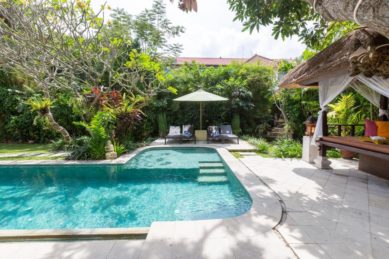 Villa Poppy Seminyak Esterno foto