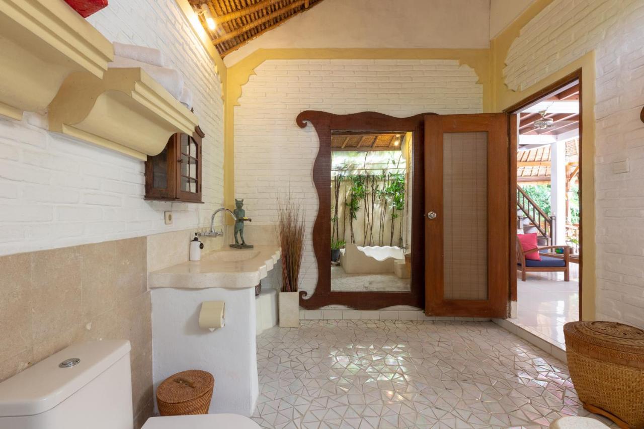 Villa Poppy Seminyak Esterno foto