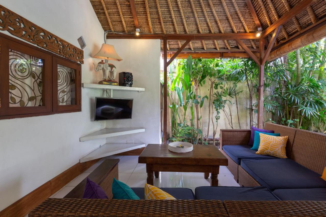 Villa Poppy Seminyak Esterno foto