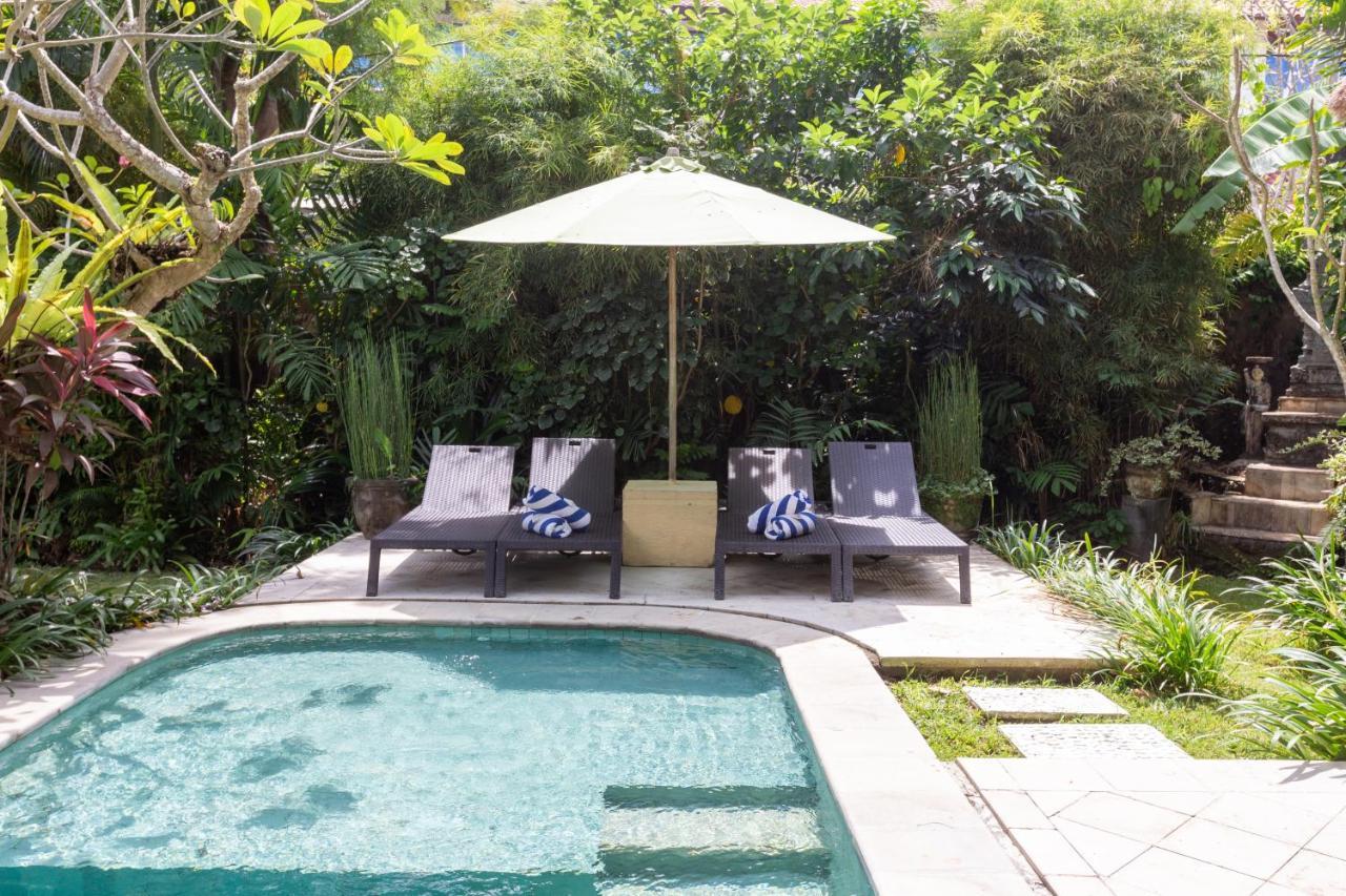 Villa Poppy Seminyak Esterno foto