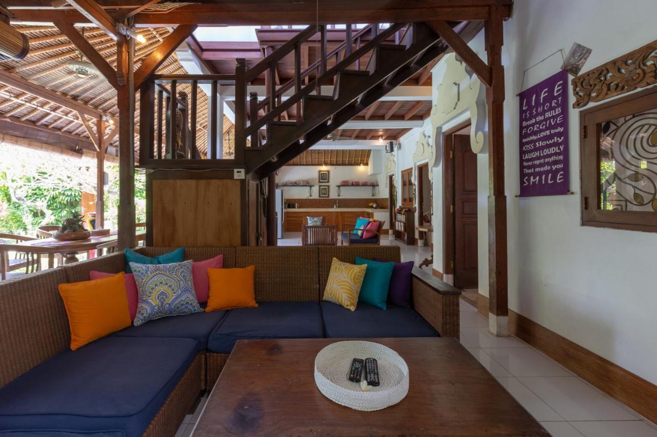 Villa Poppy Seminyak Esterno foto