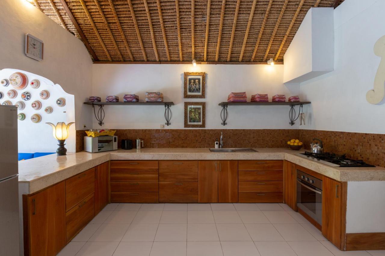 Villa Poppy Seminyak Esterno foto